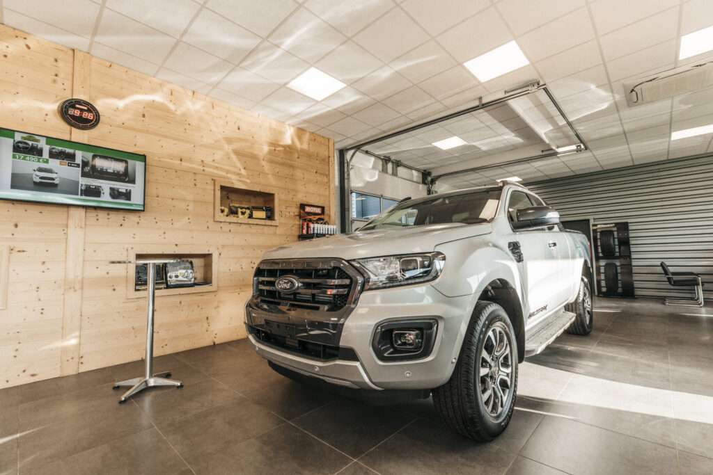 voiture blanche Ford Ranger