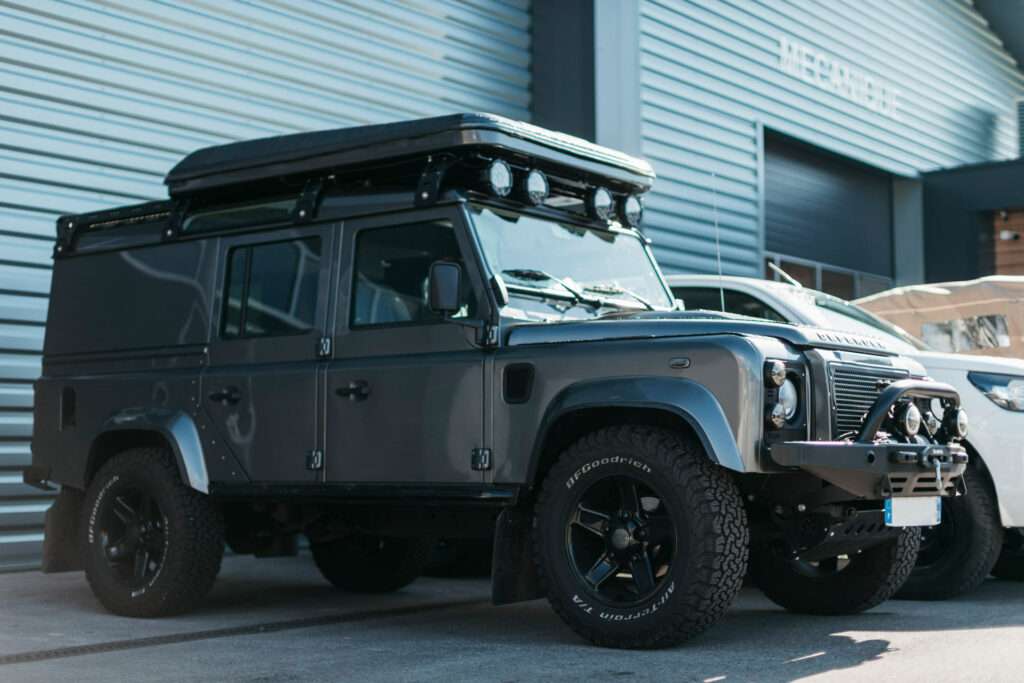 4x4 gris Land Rover Defender